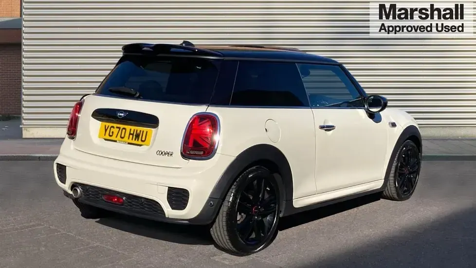 Begagnad Mini Cooper Comfort 136 HK (100 kW) 2020 Vit Halvkombi