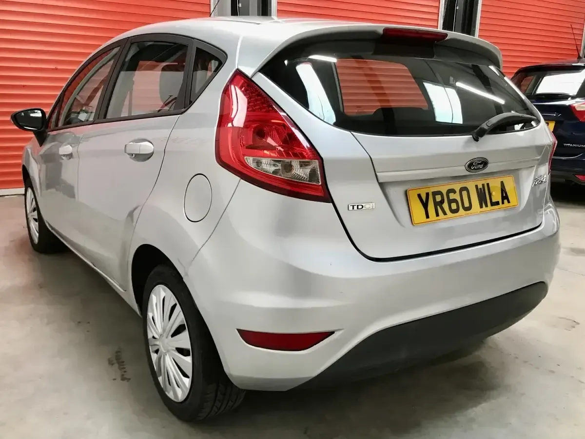 Used Ford Fiesta 70 HP (51 kW) 2010 Silver Hatchback