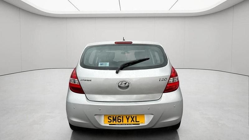 Used Hyundai i20 Classic 2012 Silver Hatchback