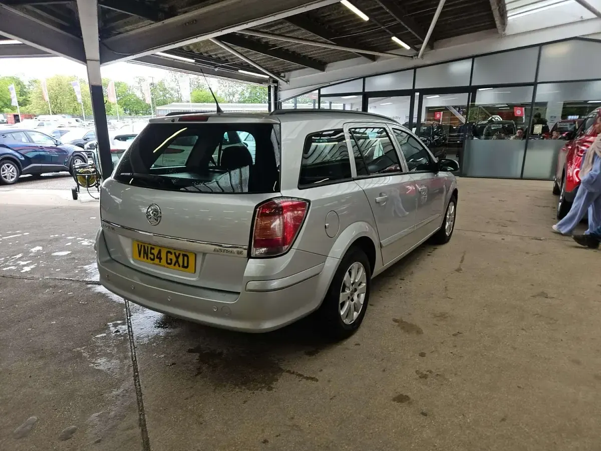 Used Vauxhall Astra 2004 Silver Estate
