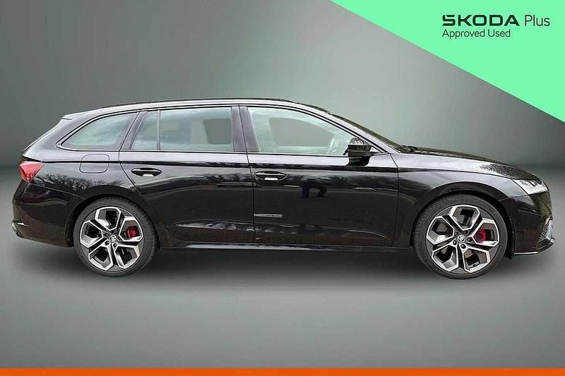 Used Skoda Octavia vRS 180 HP (132 kW) 2023 Black magic pearl effect Estate