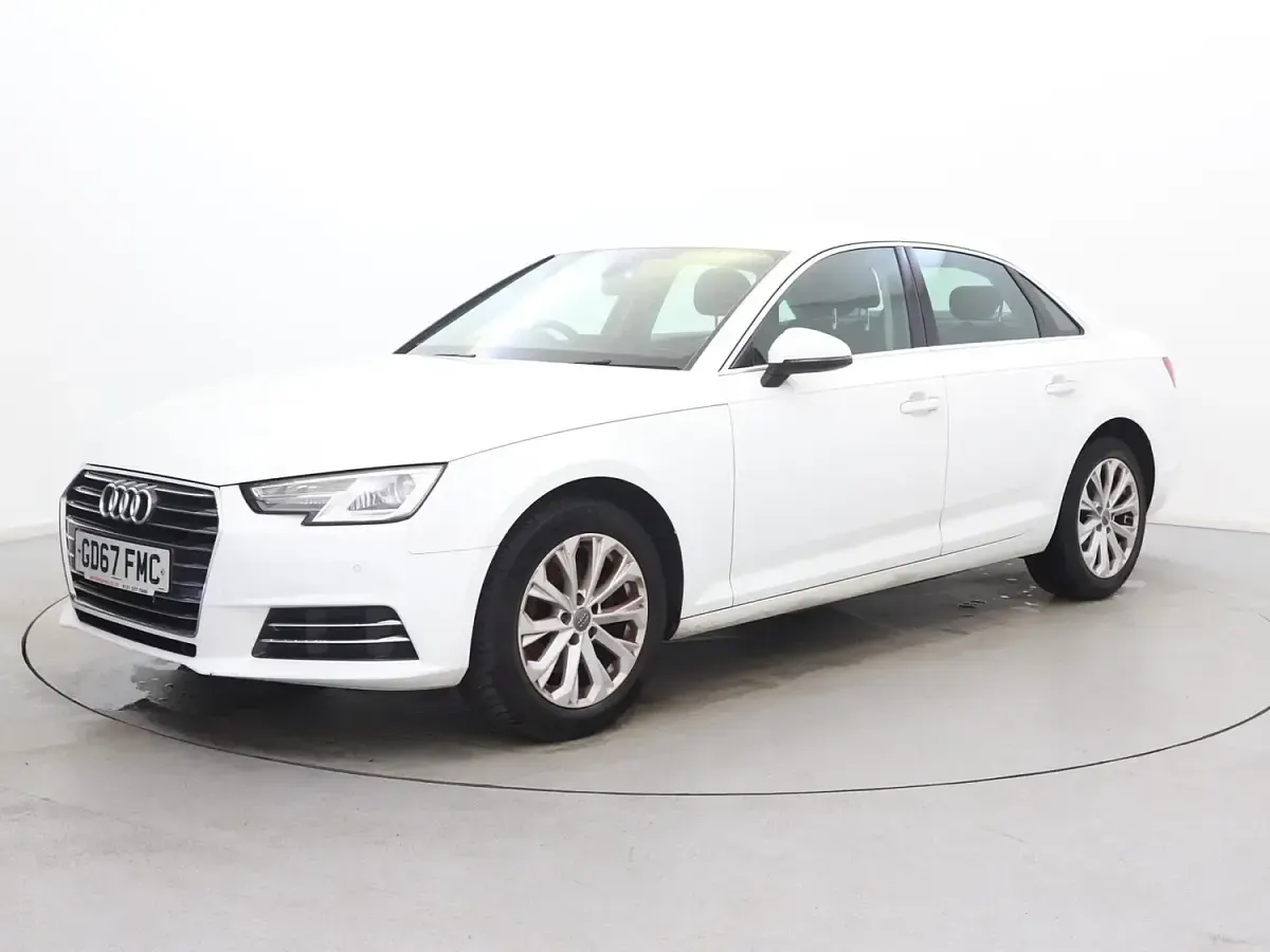 Used Audi A4 Comfort 150 HP (110 kW) 2018 White Sedan