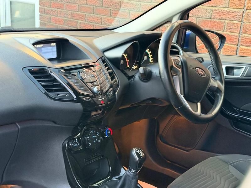 Used Ford Fiesta Zetec 2016 Blue Hatchback