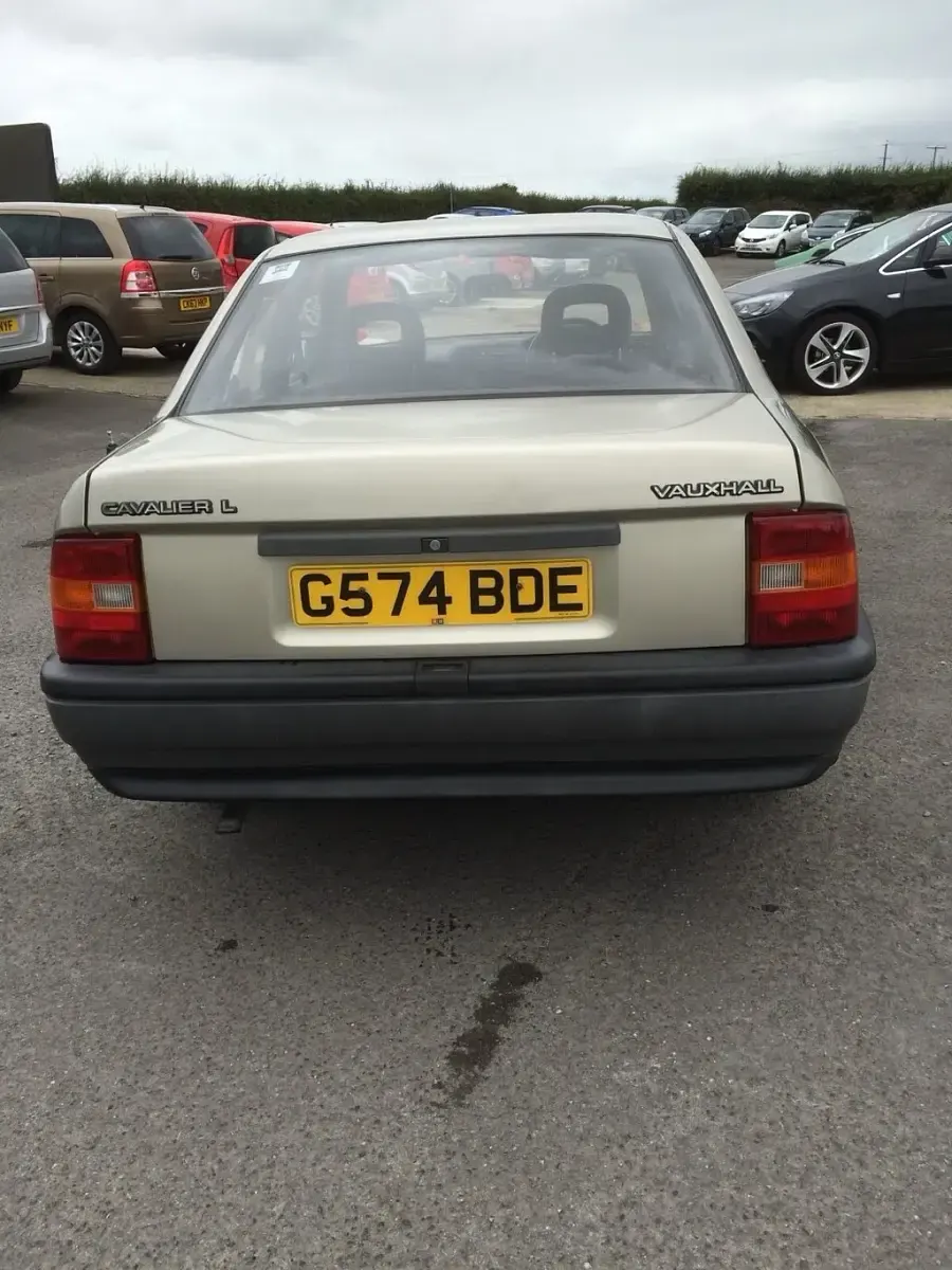 Used Vauxhall Cavalier 1990 Silver Sedan