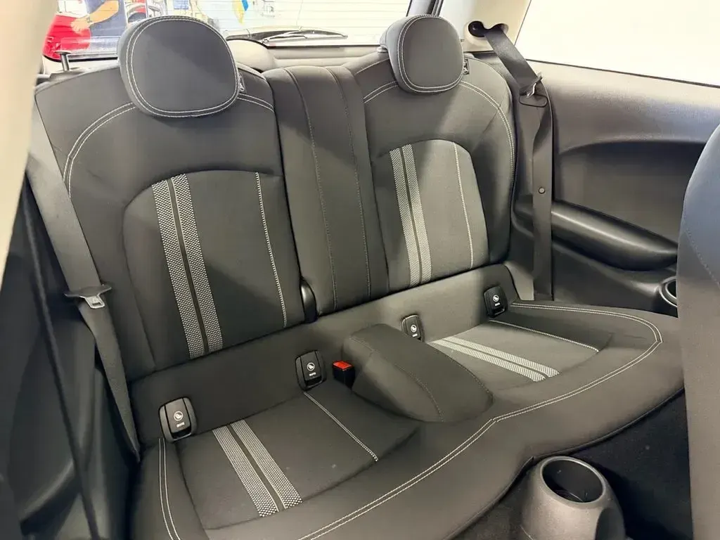 Used Mini Cooper S Classic 192 HP (141 kW) 2019 Silver Hatchback