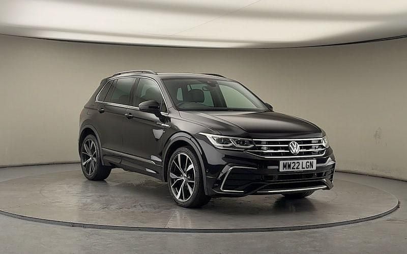 Used VW Tiguan R-line 150 HP (110 kW) 2022 Deep black pearlescent/deep black pearlescent SUV
