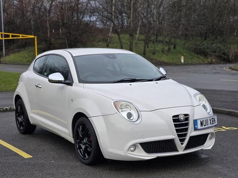 White Used 2011 Alfa Romeo MiTo Veloce Hatchback | £2,195 (Good price) - Image 1/4