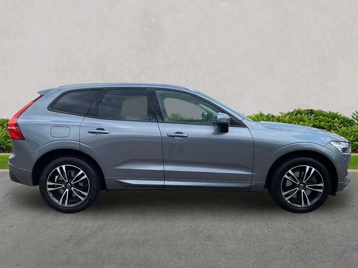 Used Volvo XC60 Momentum 2021 Grey SUV