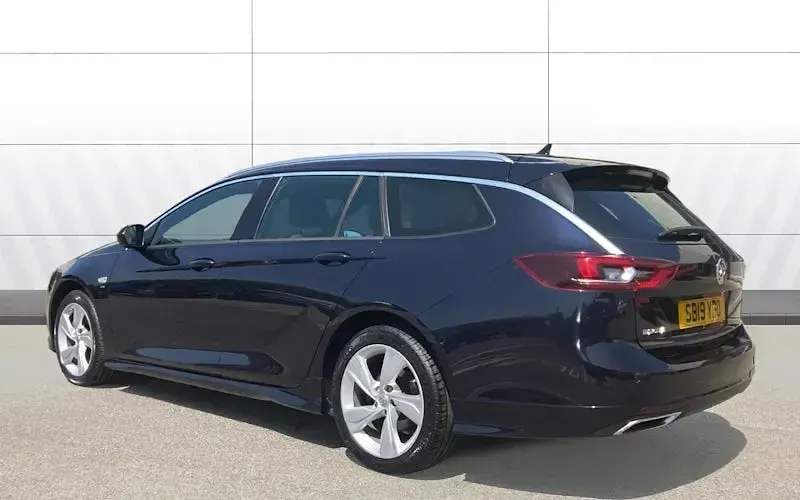 Used Vauxhall Insignia SRi 170 HP (125 kW) 2019 Blue Hatchback