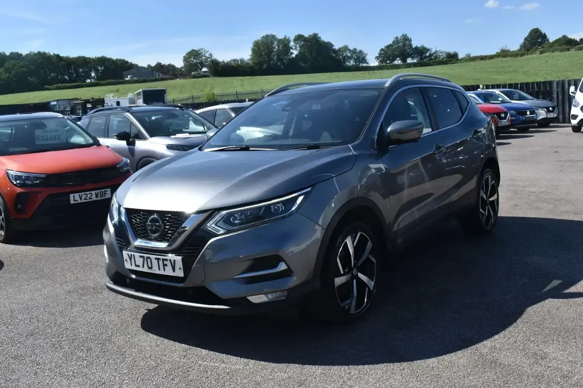 Used Nissan Qashqai N-Motion 140 HP (102 kW) 2021 Grey SUV