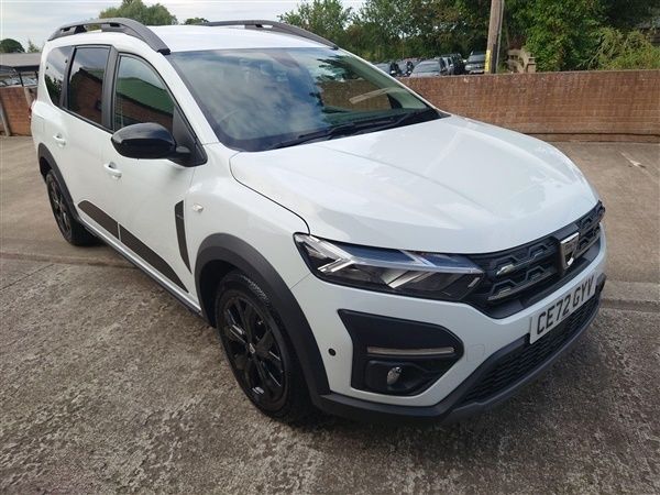 White Used 2022 Dacia Jogger Extreme MPV | £14,995 (Fair price) - Image 1/1