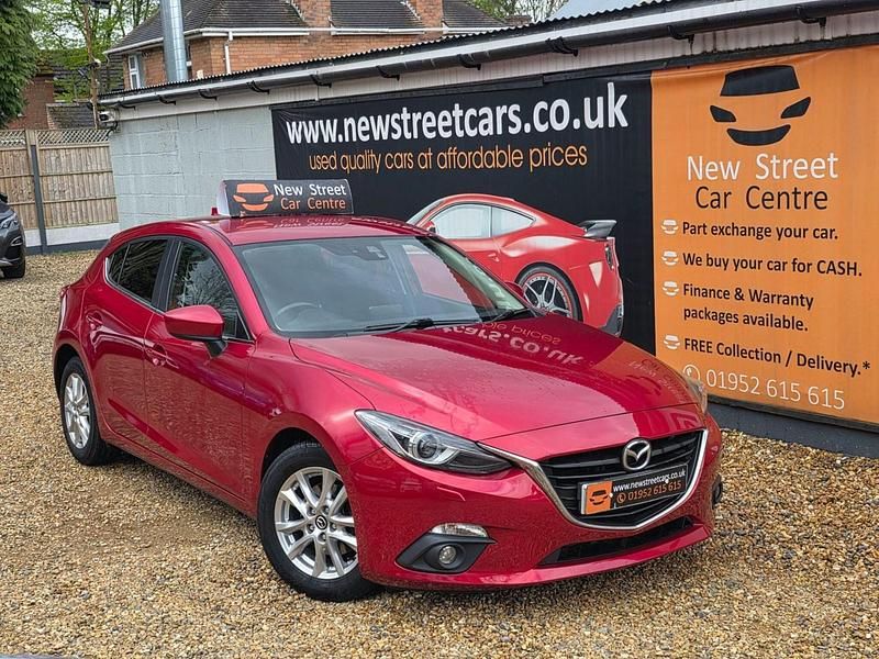 Usado Mazda 3 165 HP (121 kW) 2015 Vermelho Citadino