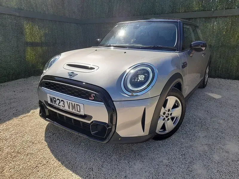 Used Mini Cooper S Classic 176 HP (129 kW) 2023 Silver Hatchback