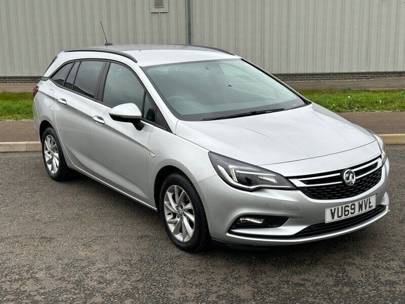 Used Vauxhall Astra 110 HP (80 kW) 2019 Silver Estate