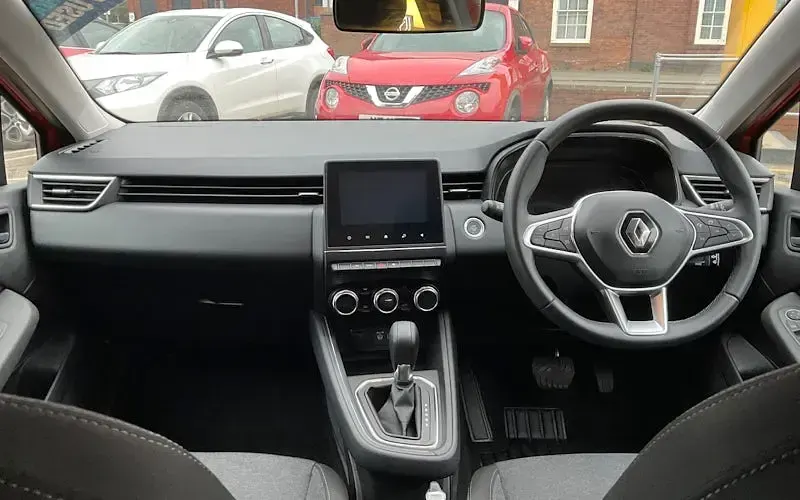 Used Renault Clio Iconic 140 HP (102 kW) 2022 Hatchback