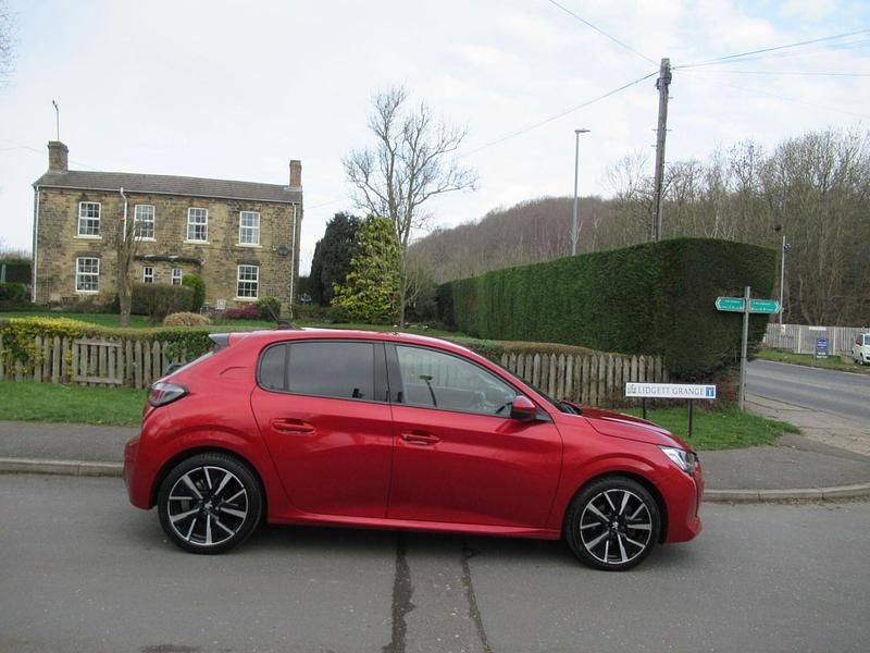 Used Peugeot 208 Allure 75 HP (55 kW) 2020 Red Hatchback