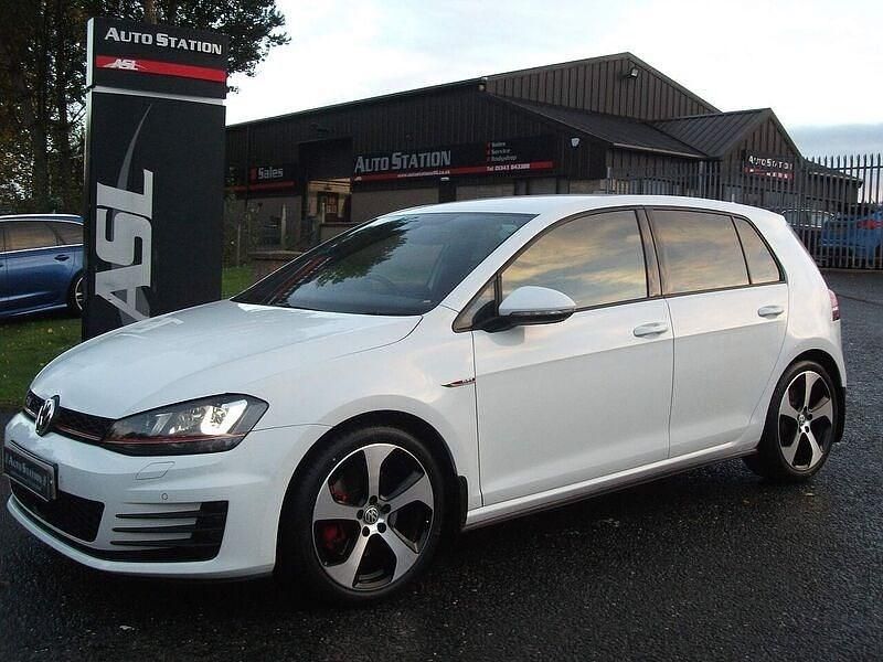 Used VW Golf VII GTI 2017 White Hatchback