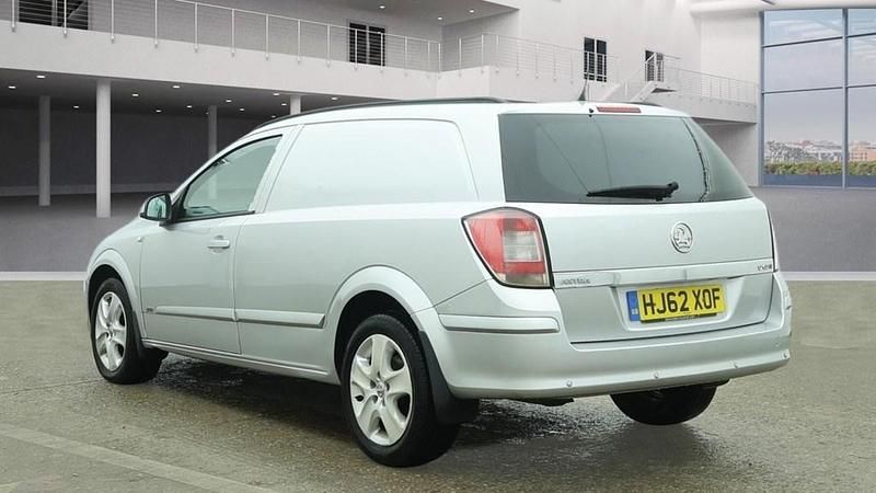 Used Vauxhall Astra Sportive 125 HP (91 kW) 2012 Silver Van