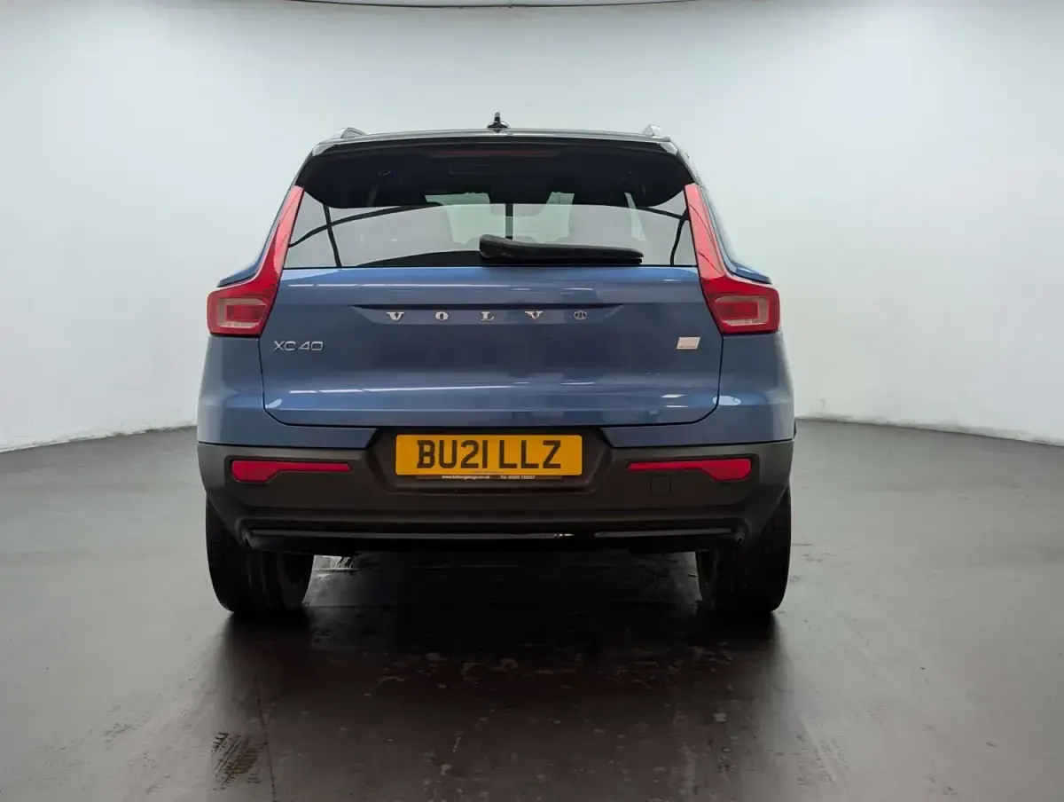 Usado Volvo XC40 R-Design Pro 2021 Azul SUV
