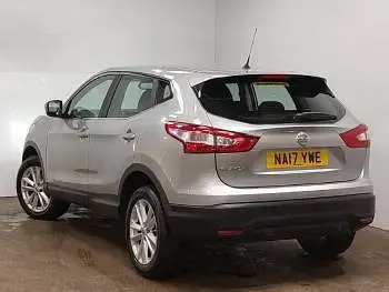 Used Nissan Qashqai Acenta 110 HP (80 kW) 2017 Silver SUV