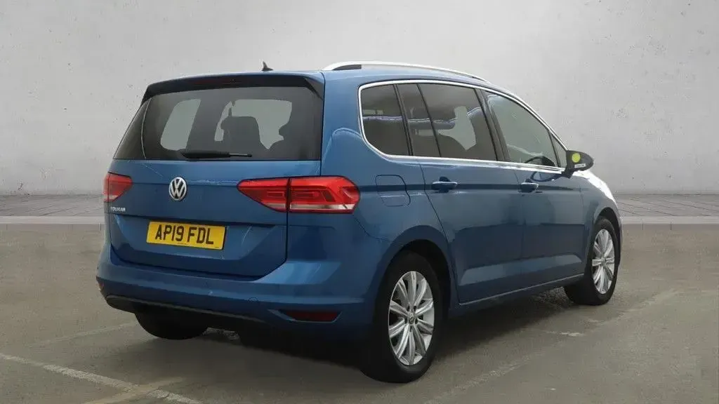 Used VW Touran SEL 150 HP (110 kW) 2019 Blue MPV