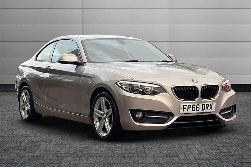 Moonlight silver Used 2016 BMW 220 Sport Line Coupe | £8,590 (Good price) - Image 1/2