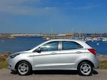 Begagnad Ford Ka Plus Zetec 70 HK (51 kW) 2018 Silver Halvkombi