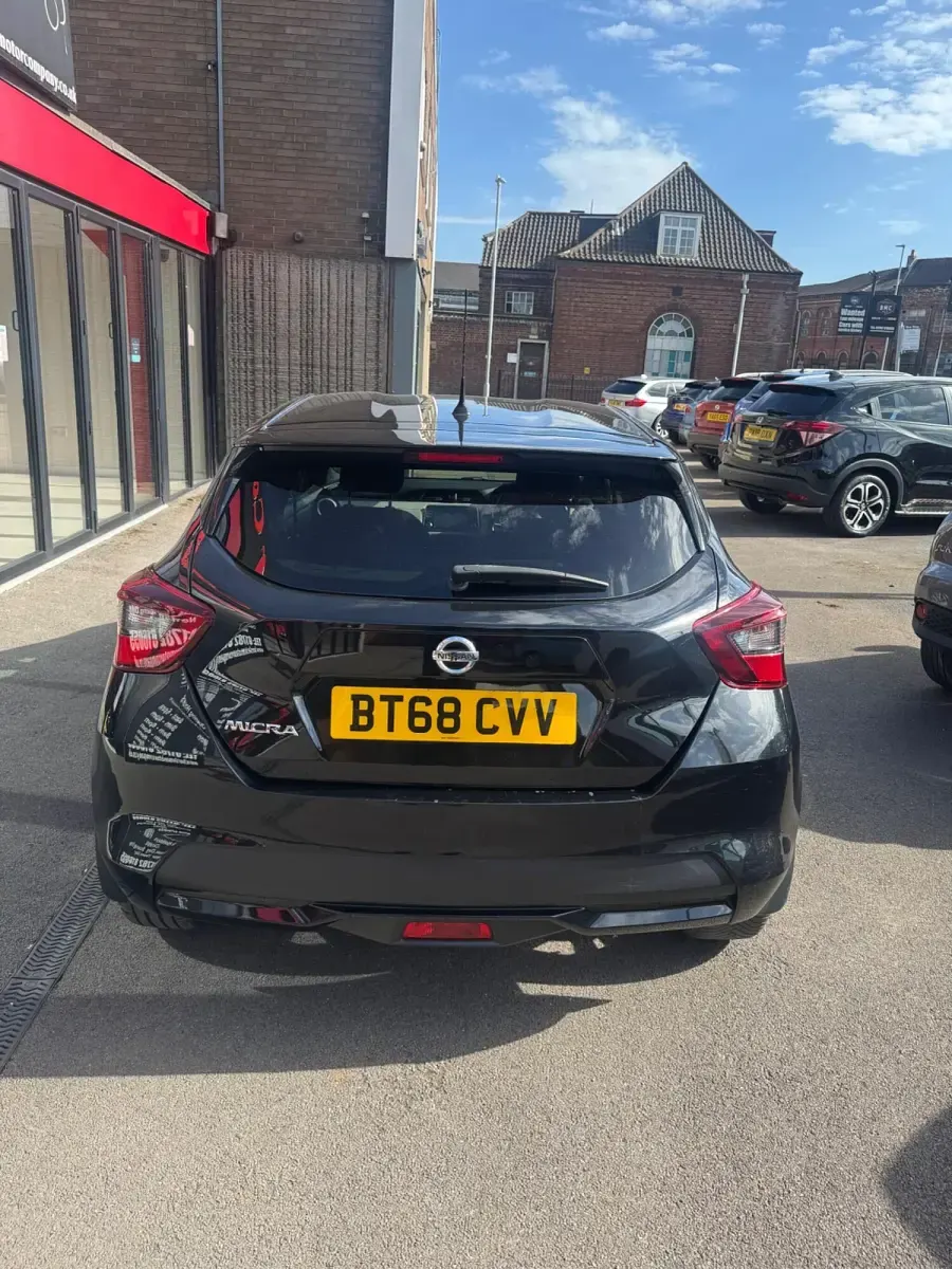 Used Nissan Micra N-Connecta 90 HP (66 kW) 2018 Black Hatchback