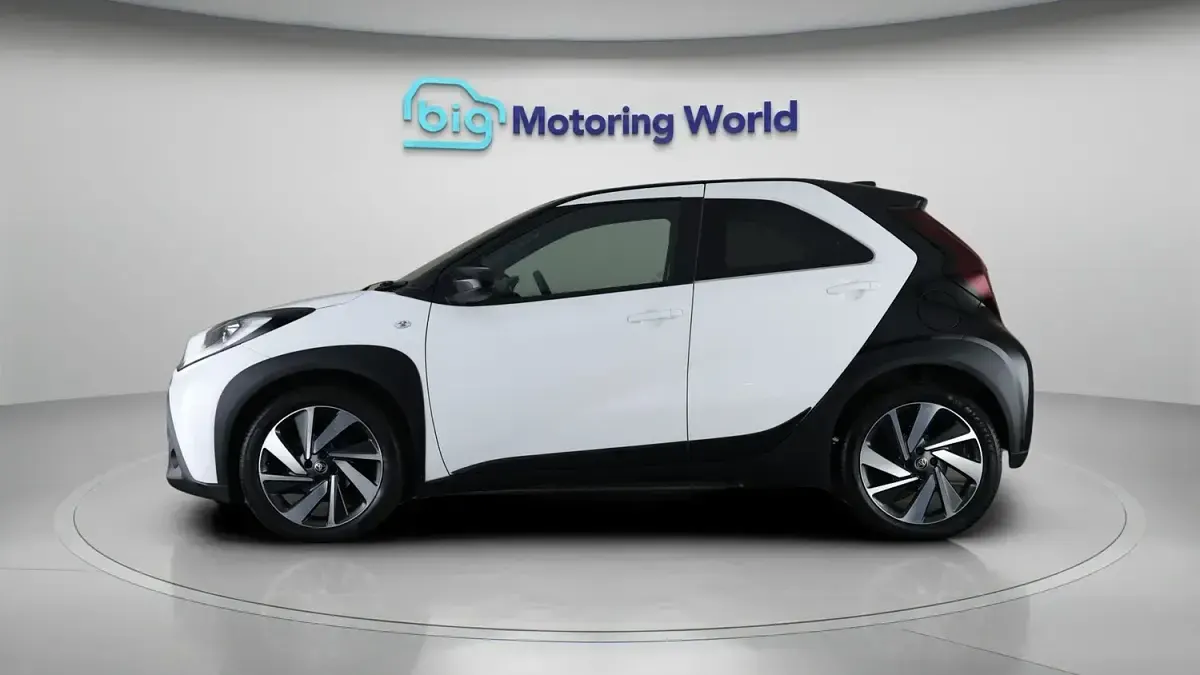 Used Toyota Aygo X 71 HP (52 kW) 2023 White SUV