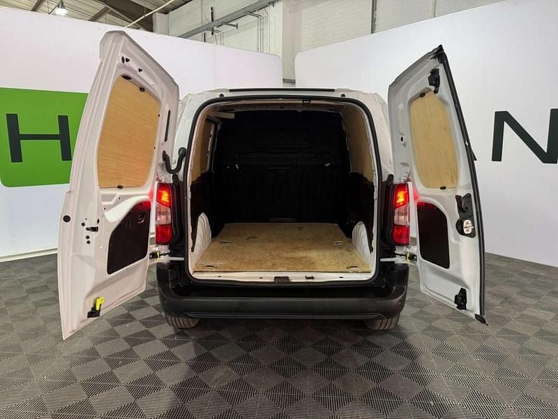 Used Peugeot Partner Premium 2023 White MPV