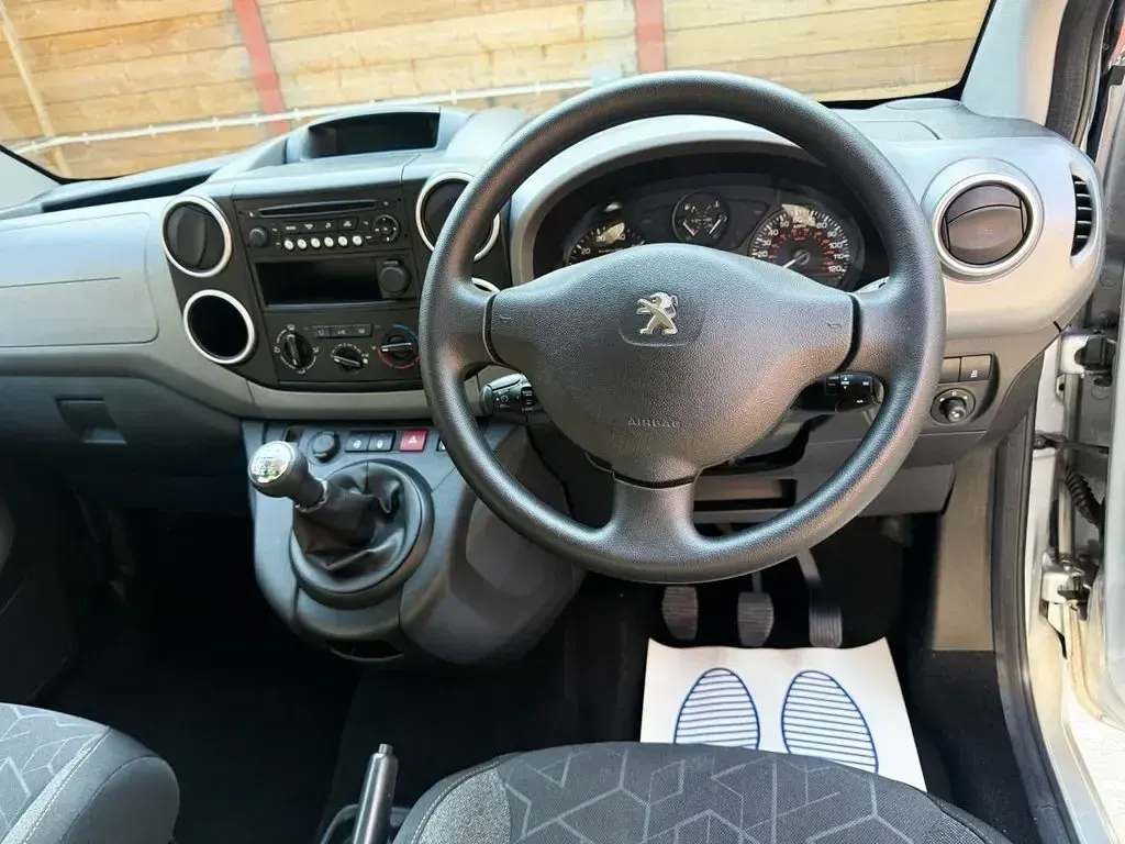 Used Peugeot Partner Access 2019 Silver MPV
