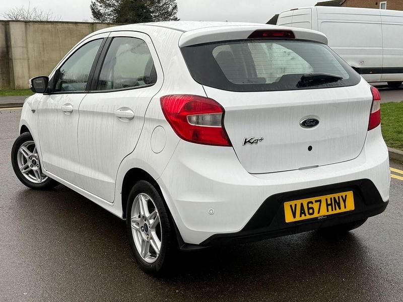 Used Ford Ka Plus Zetec 85 HP (62 kW) 2018 White Hatchback