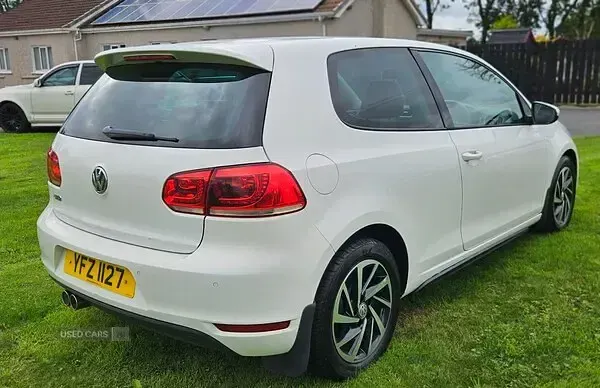 Used VW Golf VII Match 105 HP (77 kW) 2012 White Hatchback