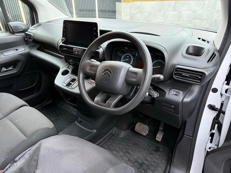 Used Citroën e-Berlingo 50 kW (68 HP) 2022 White MPV