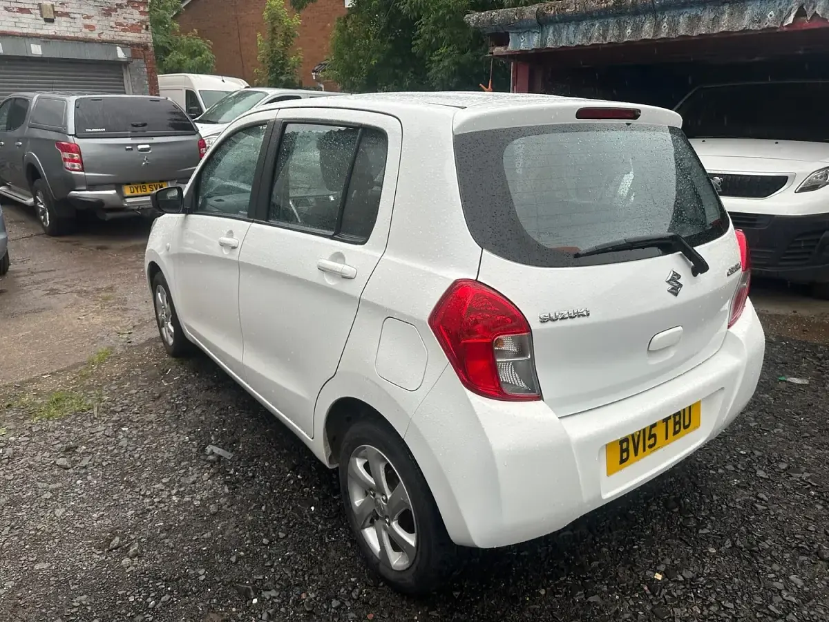 Used Suzuki Celerio SZ3 68 HP (50 kW) 2015 White Hatchback