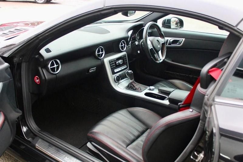 Used Mercedes SLK200 AMG 184 HP (135 kW) 2012 Black Cabriolet