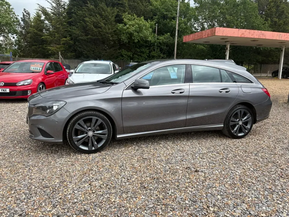 Used Mercedes CLA200 Shooting Brake 136 HP (100 kW) 2015 Grey Estate