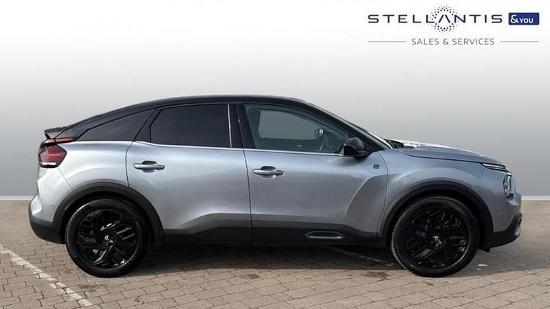 Used Citroën e-C4 98 kW (134 HP) 2024 Red Hatchback