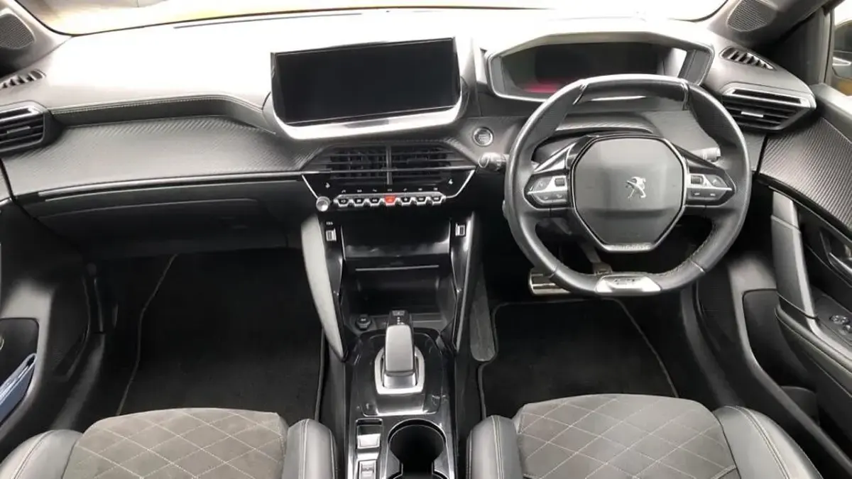 Używany Peugeot e-208 Premium 98 kW (134 KM) 2021 Żółty Hatchback