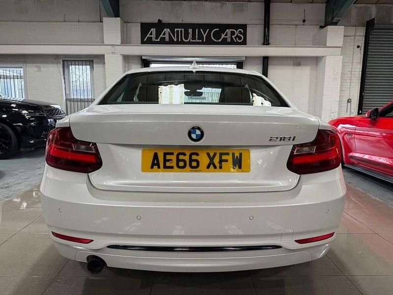 Used BMW 218 Sport Line 136 HP (100 kW) 2016 White Coupe