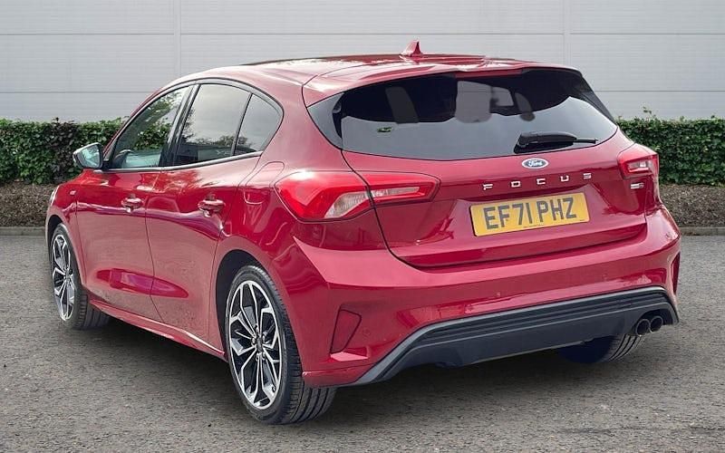 Begagnad Ford Focus ST-Line X 125 HK (91 kW) 2021 Halvkombi
