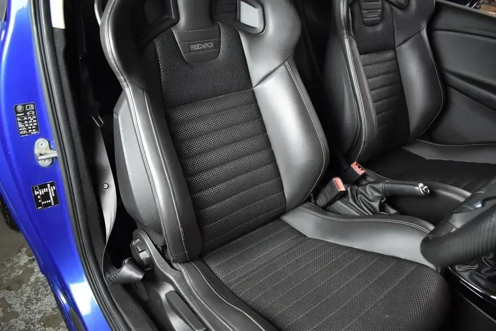 Used Vauxhall Corsa 205 HP (150 kW) 2015 Blue Hatchback