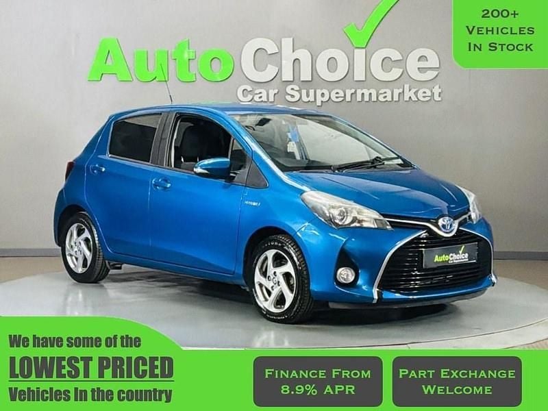 Used Toyota Yaris Hybrid 101 HP (74 kW) 2016 Blue Hatchback
