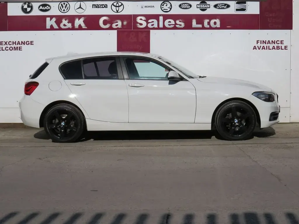 Used BMW 116 Sport Line 116 HP (85 kW) 2017 White Hatchback