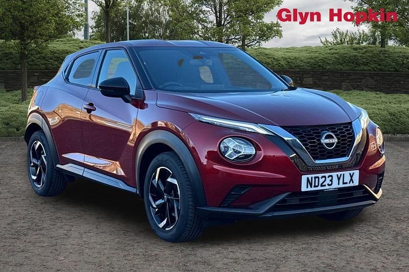 Used Nissan Juke N-Connecta 114 HP (83 kW) 2023 Red SUV