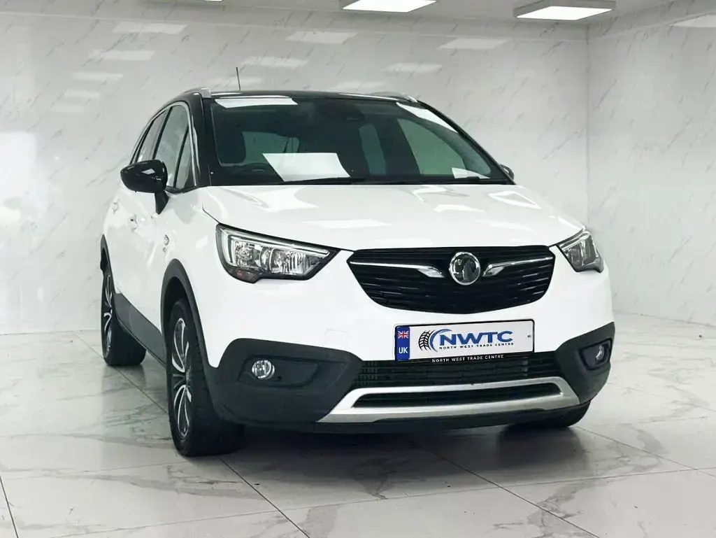 Used Vauxhall Crossland X Elite 130 HP (95 kW) 2018 White SUV