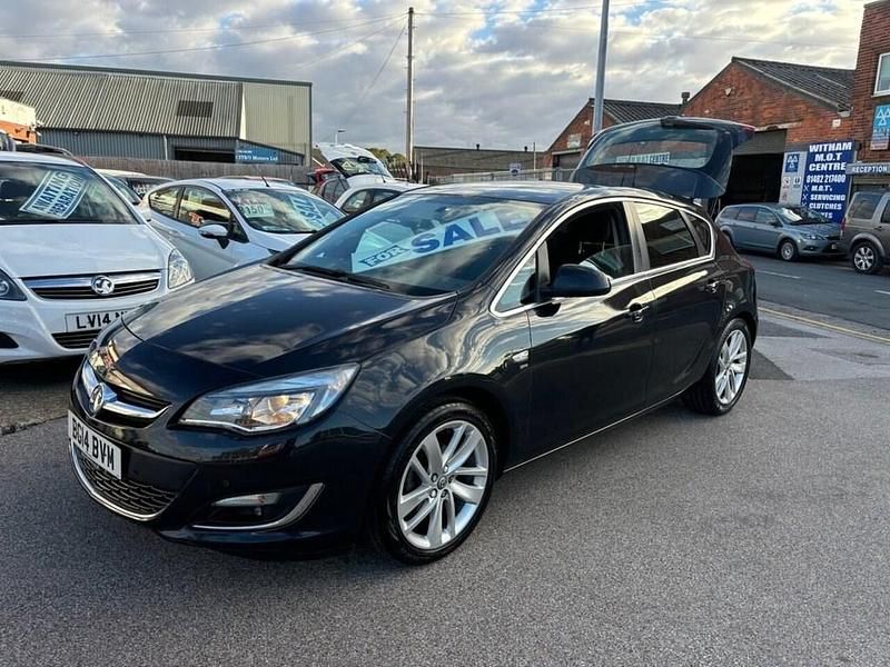 Used Vauxhall Astra SRi 115 HP (84 kW) 2014 Black Hatchback