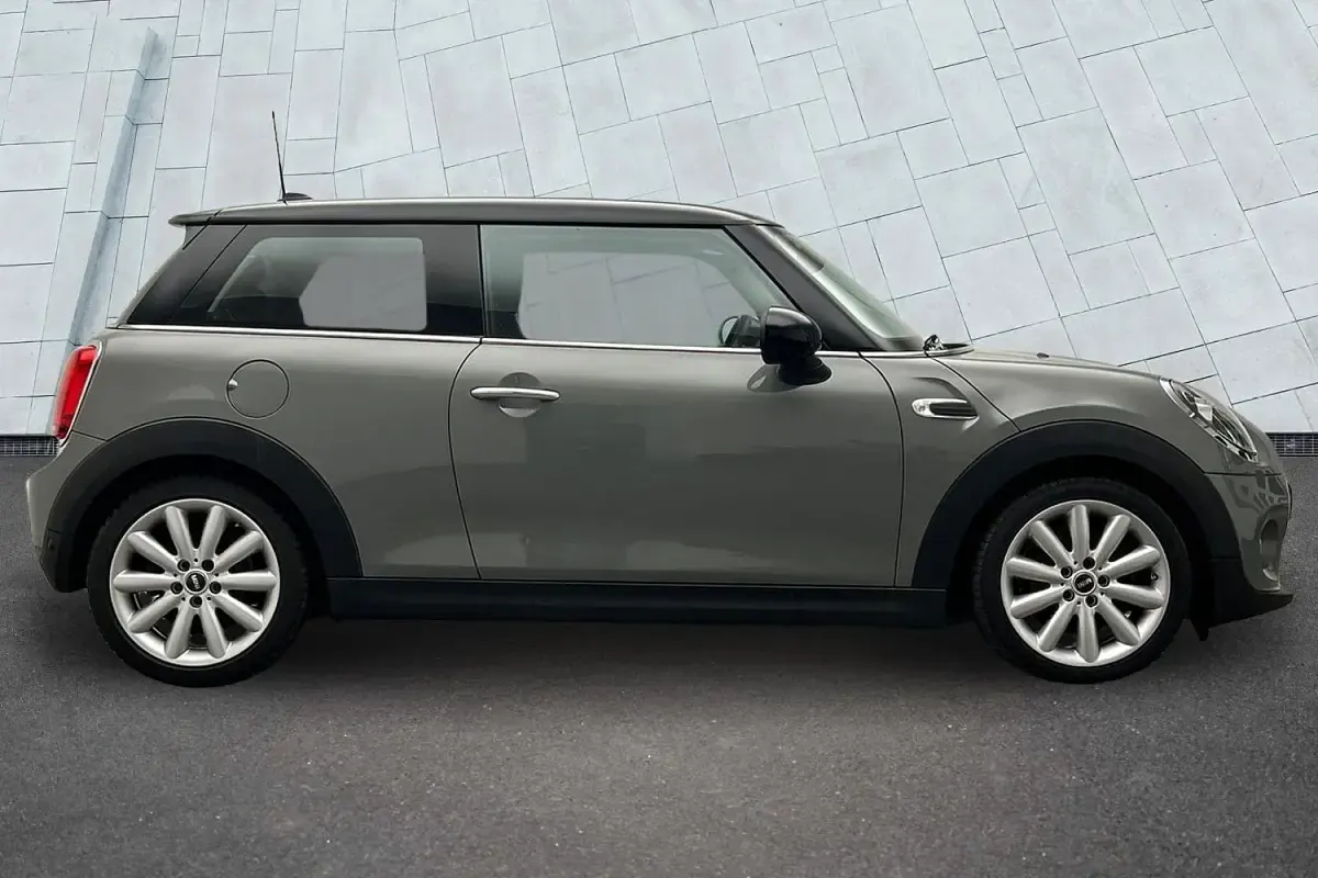 Used Mini Cooper Classic 134 HP (98 kW) 2019 Grey Hatchback