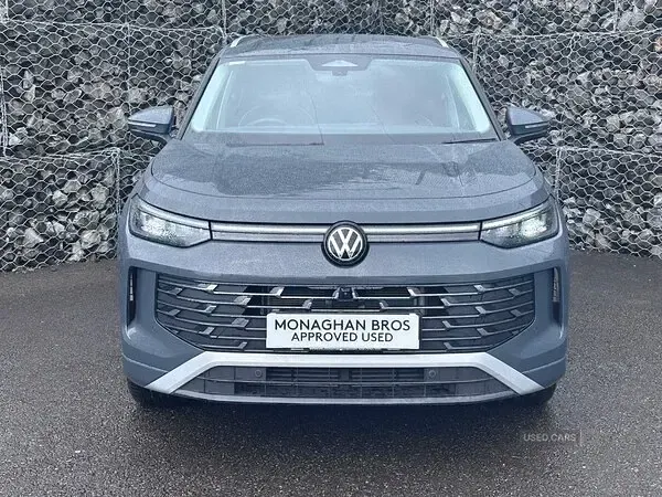Used VW Touran Elegance 150 HP (110 kW) 2026 Grey MPV