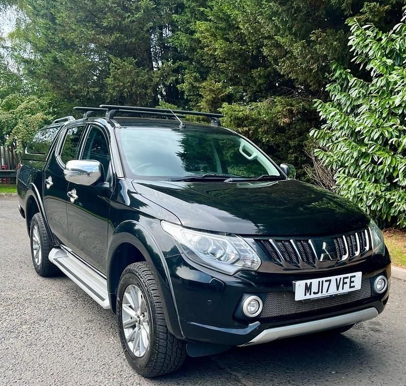 Black Used 2017 Mitsubishi L200 Pickup | £11,450 (Good price) - Image 1/4